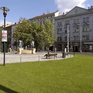 Junior Hotel